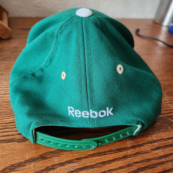 Reebok Vancouver Canucks St. Patrick's Cap Green - Picture 2 of 7